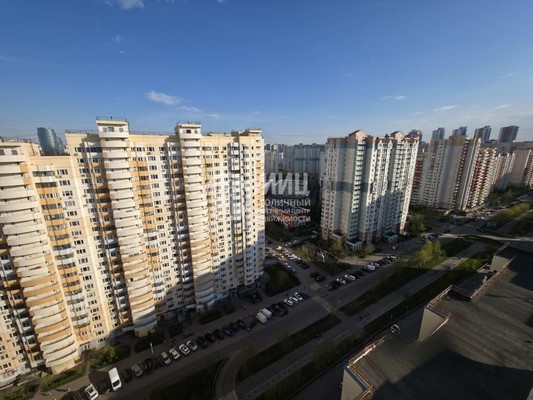 Продам трехкомнатную (3-комн.) квартиру, Подмосковный б-р, 11, Красногорск г