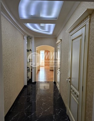 Продам трехкомнатную (3-комн.) квартиру, Подмосковный б-р, 11, Красногорск г