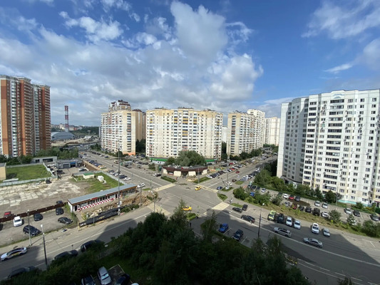 Продам двухкомнатную (2-комн.) квартиру, Красногорский б-р, 10, Красногорск г