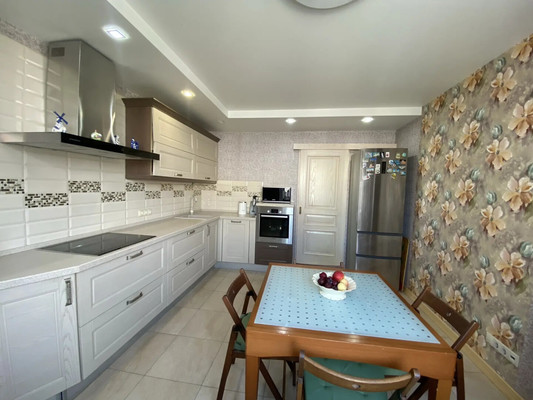 Продам двухкомнатную (2-комн.) квартиру, Красногорский б-р, 10, Красногорск г