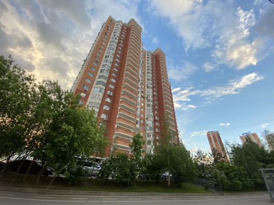 Продам двухкомнатную (2-комн.) квартиру, Красногорский б-р, 10, Красногорск г