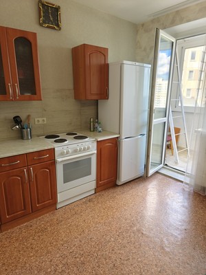 Продам однокомнатную (1-комн.) квартиру, Маршала Савицкого ул, 12, Москва г