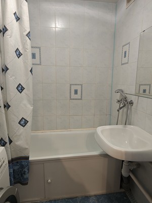 Продам однокомнатную (1-комн.) квартиру, Маршала Савицкого ул, 12, Москва г
