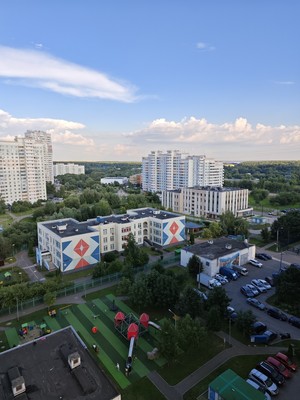Продам однокомнатную (1-комн.) квартиру, Маршала Савицкого ул, 12, Москва г