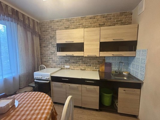 Продам трехкомнатную (3-комн.) квартиру, Московская ул, 100, Чехов г