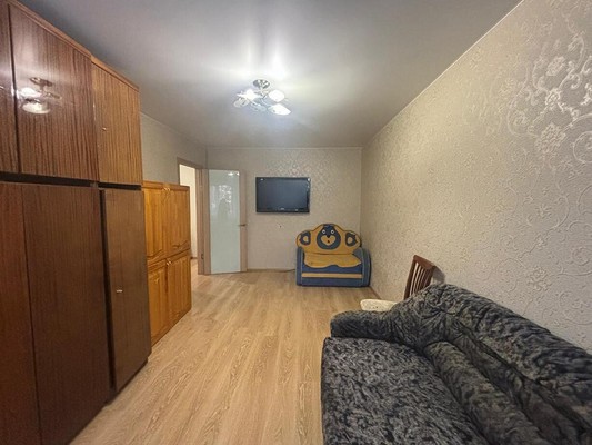Продам трехкомнатную (3-комн.) квартиру, Московская ул, 100, Чехов г