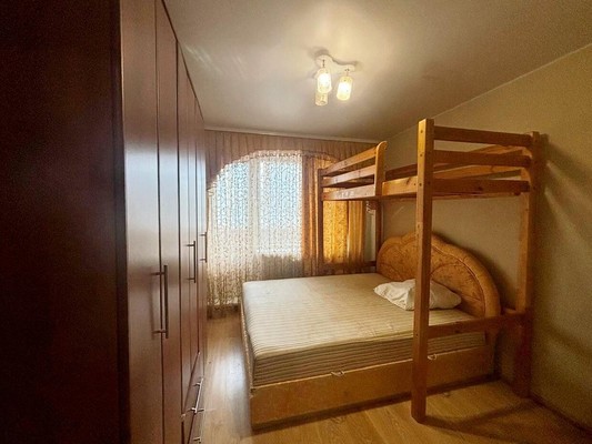 Продам трехкомнатную (3-комн.) квартиру, Московская ул, 100, Чехов г