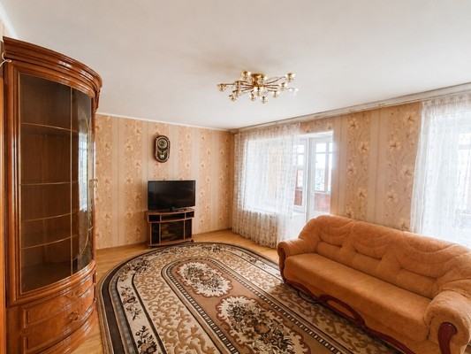 Продам трехкомнатную (3-комн.) квартиру, Свердлова ул, 49, Йошкар-Ола г