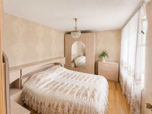 Продам трехкомнатную (3-комн.) квартиру, Свердлова ул, 49, Йошкар-Ола г