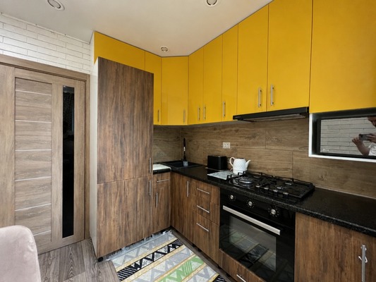 Продам трехкомнатную (3-комн.) квартиру, Моторостроителей ул, 3, Пермь г