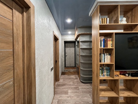 Продам трехкомнатную (3-комн.) квартиру, Моторостроителей ул, 3, Пермь г