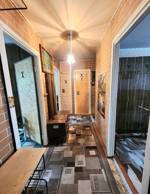 Продам трехкомнатную (3-комн.) квартиру, Смирягина пр-кт, 15, Новомичуринск г