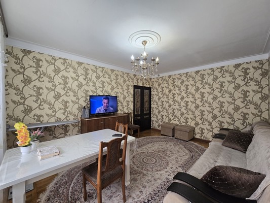 Продам трехкомнатную (3-комн.) квартиру, Угнич ул, 9, Баксан г