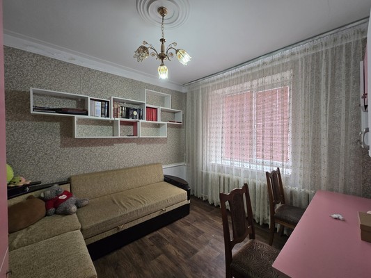 Продам трехкомнатную (3-комн.) квартиру, Угнич ул, 9, Баксан г