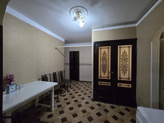 Продам трехкомнатную (3-комн.) квартиру, Угнич ул, 9, Баксан г