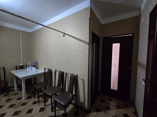 Продам трехкомнатную (3-комн.) квартиру, Угнич ул, 9, Баксан г