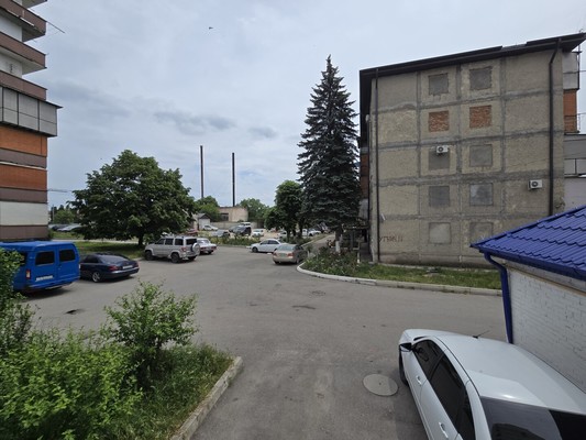Продам трехкомнатную (3-комн.) квартиру, Угнич ул, 9, Баксан г