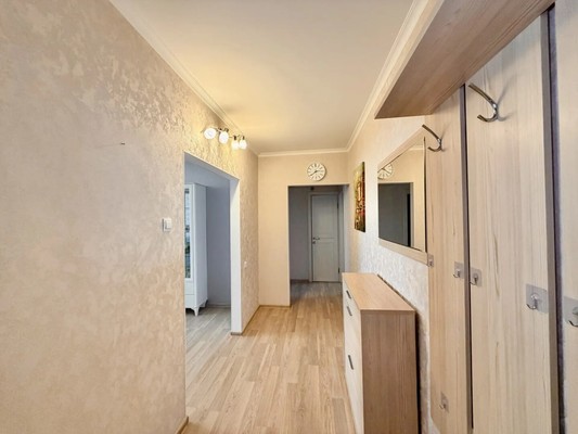 Продам трехкомнатную (3-комн.) квартиру, Воровского ул, 60, Симферополь г