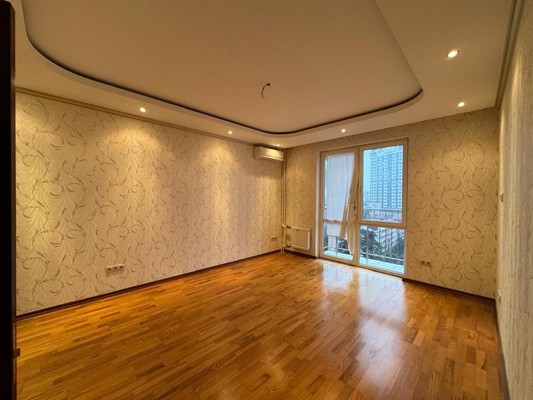 Продам трехкомнатную (3-комн.) квартиру, Роз (Центральный р-н) ул, 52, Сочи г