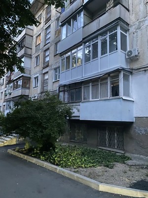Продам двухкомнатную (2-комн.) квартиру, Трубаченко ул, 30, Симферополь г