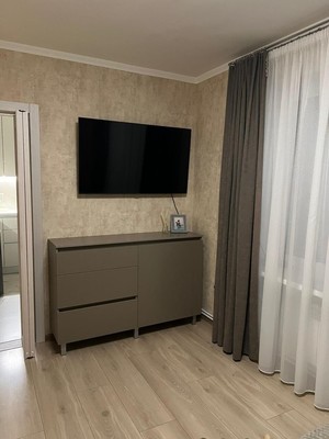 Продам двухкомнатную (2-комн.) квартиру, Луговая ул, 75, Симферополь г