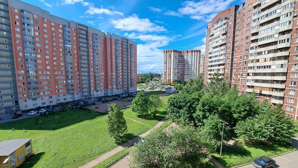 Продам трехкомнатную (3-комн.) квартиру, Новоколомяжский пр-кт, 12к2, Санкт-Петербург г