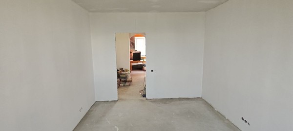Продам трехкомнатную (3-комн.) квартиру, Новоколомяжский пр-кт, 12к2, Санкт-Петербург г