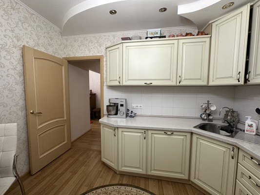 Продам многокомнатную квартиру, Молодежная ул, 76, Химки г