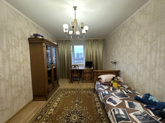 Продам многокомнатную квартиру, Молодежная ул, 76, Химки г