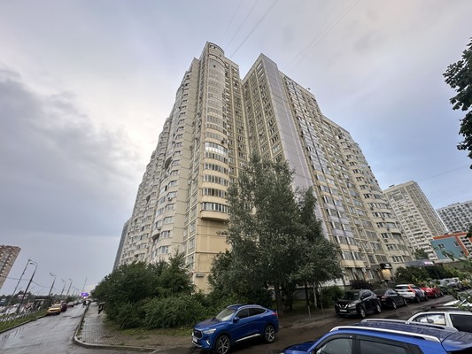 Продам многокомнатную квартиру, Молодежная ул, 76, Химки г