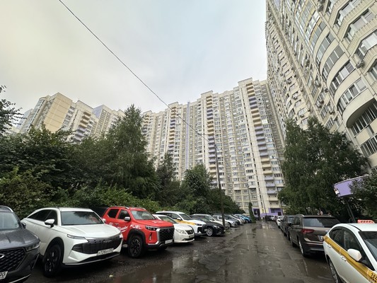 Продам многокомнатную квартиру, Молодежная ул, 76, Химки г