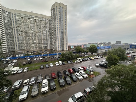 Продам многокомнатную квартиру, Молодежная ул, 76, Химки г