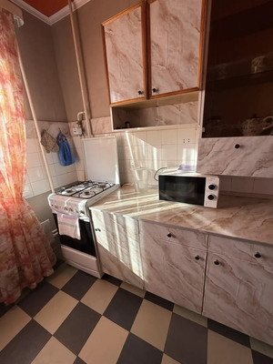 Сдам двухкомнатную (2-комн.) квартиру, Лазоревый пр-кт, 28, Волгодонск г