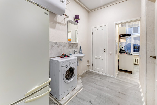 Продам трехкомнатную (3-комн.) квартиру, Невский пр-кт, 45/2, Санкт-Петербург г