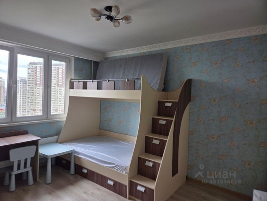Продам трехкомнатную (3-комн.) квартиру, Преображенская ул, 9, Люберцы г