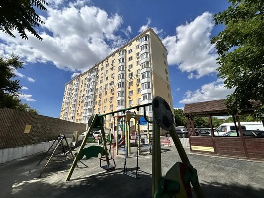 Продам однокомнатную (1-комн.) квартиру, Совхозная ул, 4кд, Симферополь г