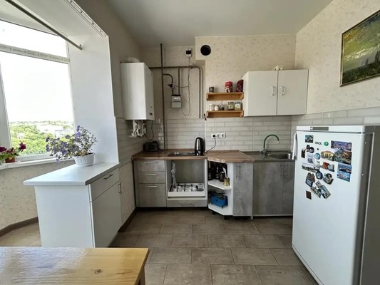 Продам однокомнатную (1-комн.) квартиру, Совхозная ул, 4кд, Симферополь г