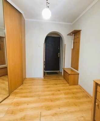 Продам трехкомнатную (3-комн.) квартиру, Озерная ул, 2, Калининград г