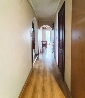 Продам трехкомнатную (3-комн.) квартиру, Озерная ул, 2, Калининград г