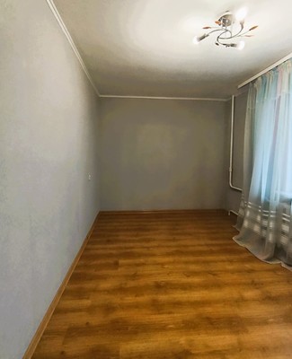 Продам трехкомнатную (3-комн.) квартиру, Озерная ул, 2, Калининград г