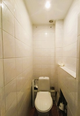Продам трехкомнатную (3-комн.) квартиру, Озерная ул, 2, Калининград г