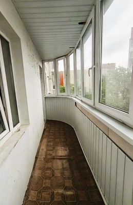 Продам трехкомнатную (3-комн.) квартиру, Озерная ул, 2, Калининград г