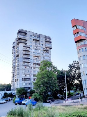 Продам трехкомнатную (3-комн.) квартиру, Озерная ул, 2, Калининград г