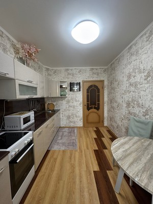 Продам двухкомнатную (2-комн.) квартиру, Порфирьева ул, 2, Ишим г