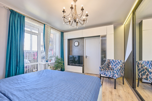 Продам трехкомнатную (3-комн.) квартиру, Уинская ул, 66, Пермь г