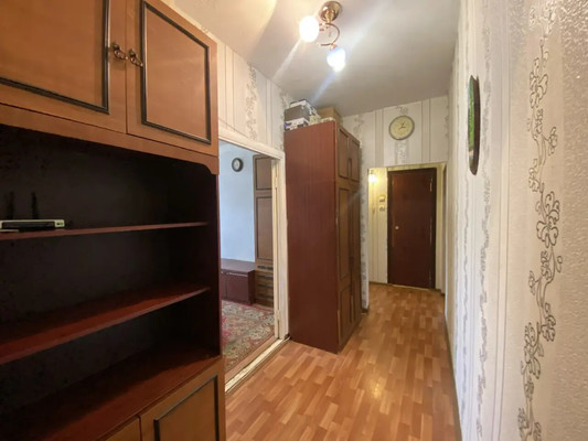Продам многокомнатную квартиру, Интернациональная ул, 41, Нижневартовск г