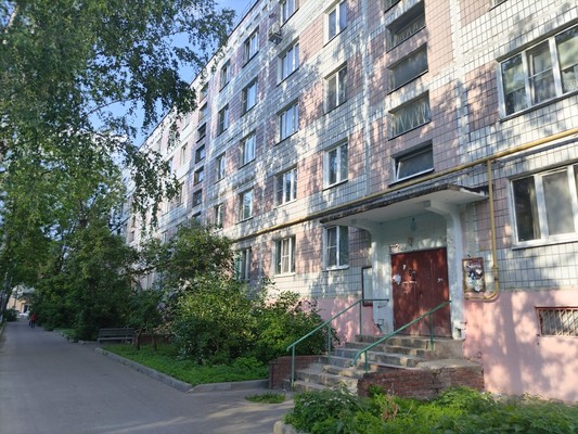 Продам двухкомнатную (2-комн.) квартиру, им А.Маркова мкр, 13, Дмитров г