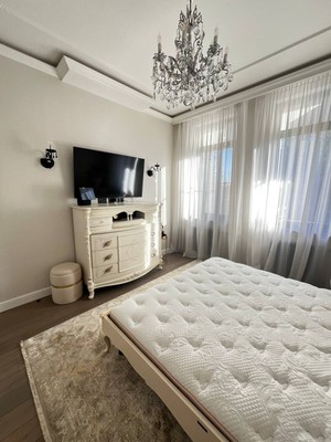 Продам двухкомнатную (2-комн.) квартиру, Павловский б-р, 1к1, Новинки д