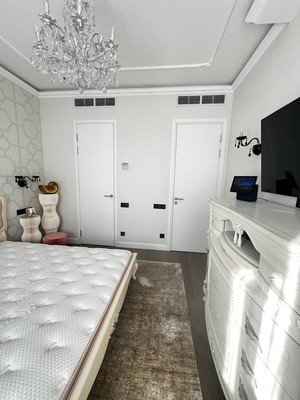 Продам двухкомнатную (2-комн.) квартиру, Павловский б-р, 1к1, Новинки д