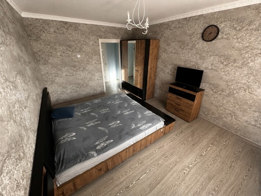 Продам трехкомнатную (3-комн.) квартиру, Л.Шевцовой б-р, 19, Калининград г